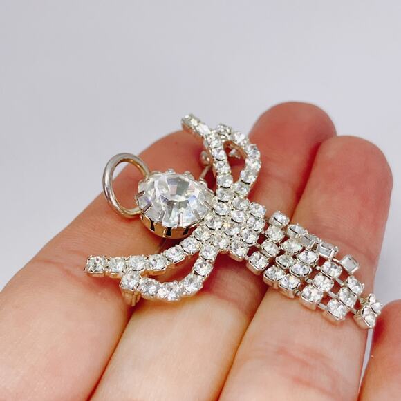 Vintage Clear Rhinestone Angel Brooch Prong Set Dangle Glam Religious Jewelry - Picture 6 of 9